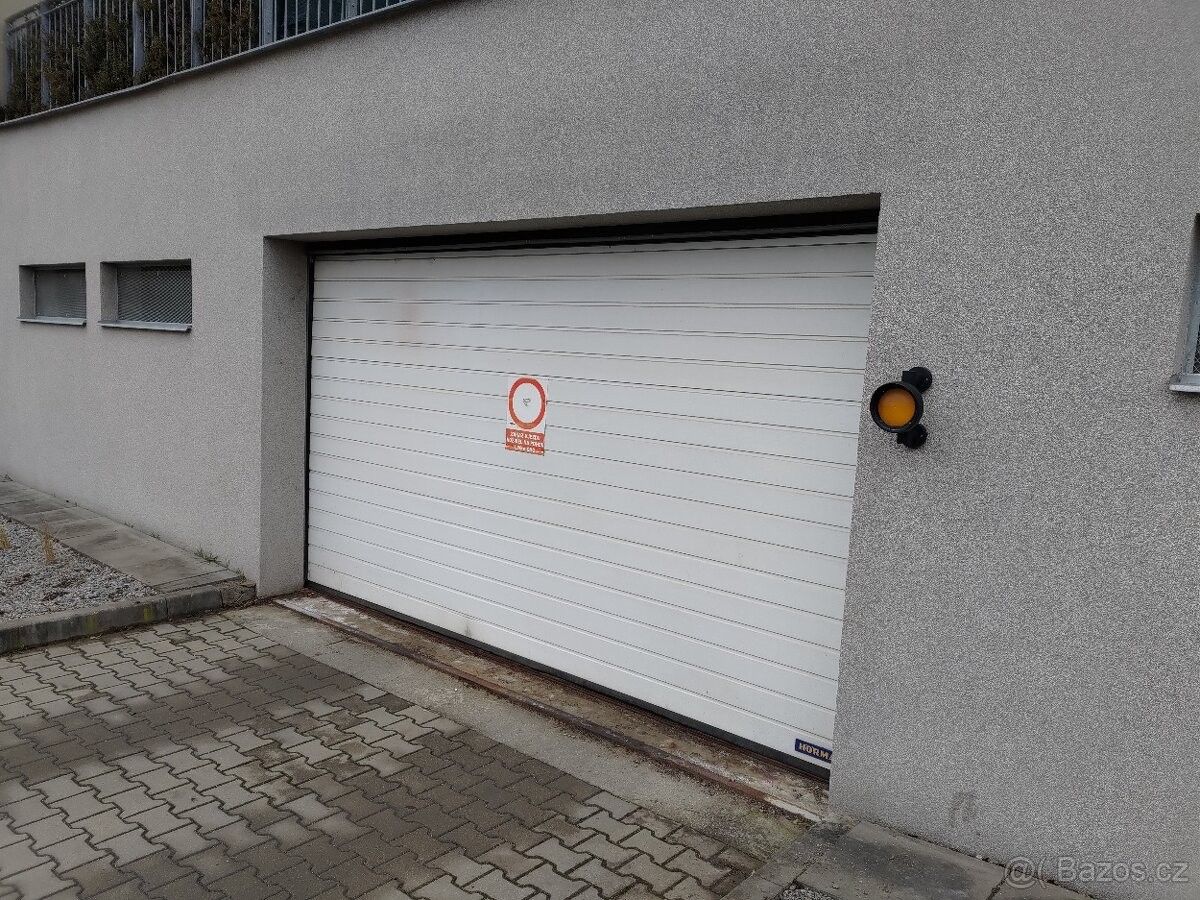 Pronájem garáž - Brno, 635 00, 16 m²