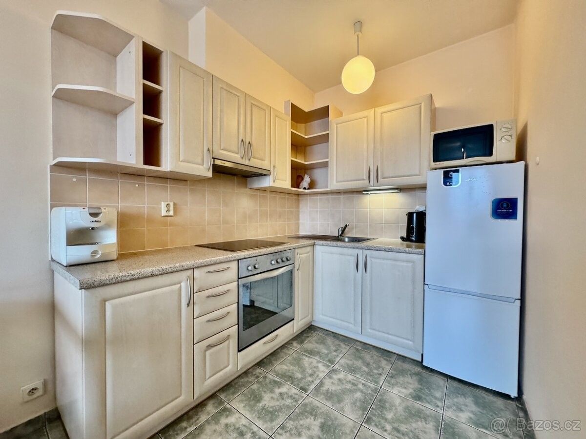 Byty, Praha, 149 00