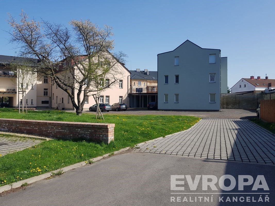 2+kk, 1. máje, Hrádek nad Nisou, 55 m²