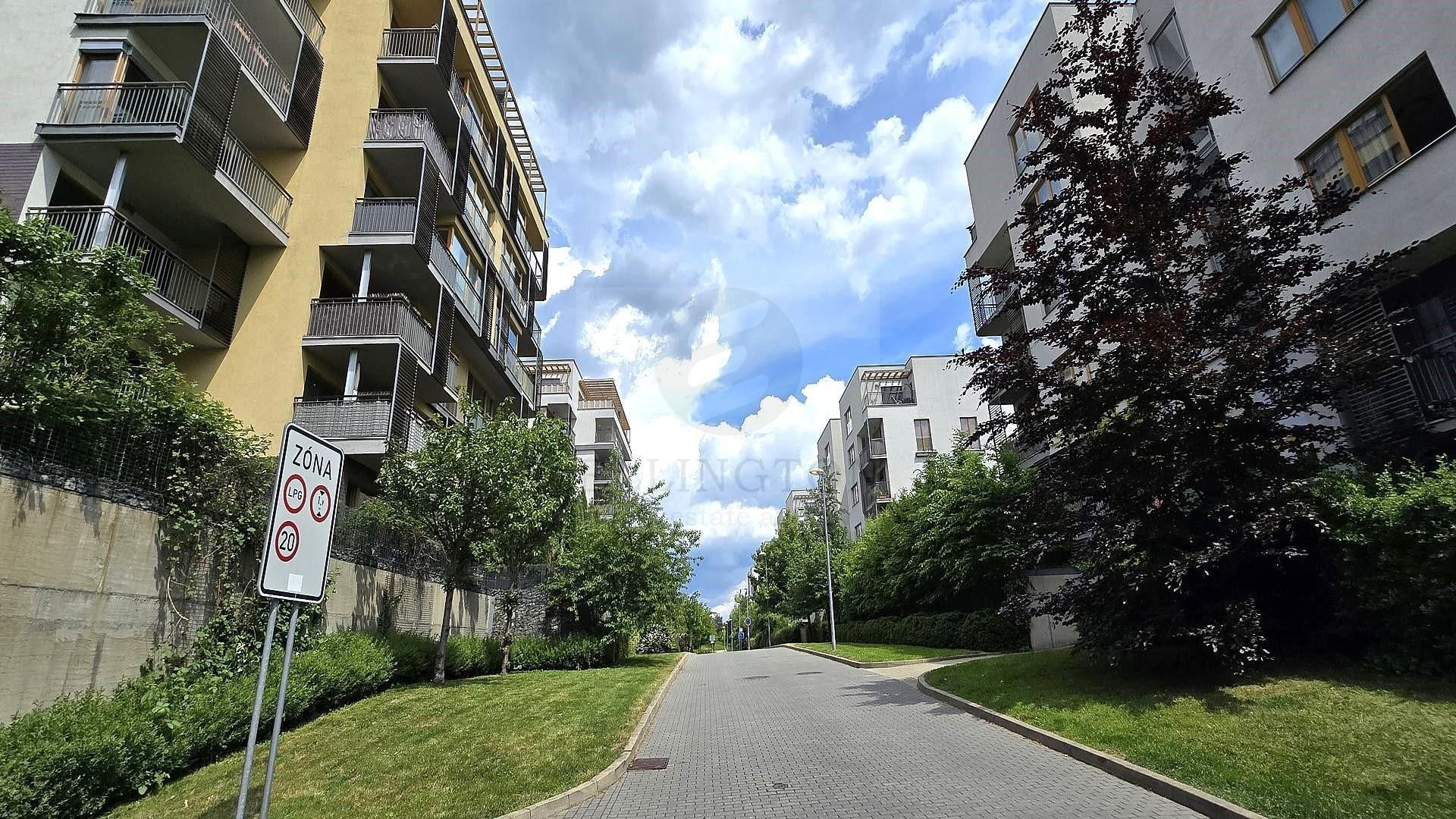 Pronájem ostatní - Nad Smetankou, Praha, 12 m²