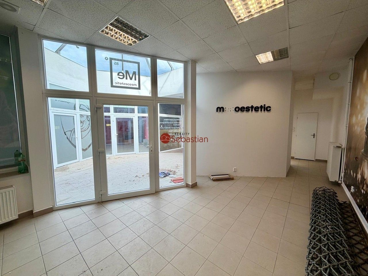 Kanceláře, náměstí Míru, Litvínov, 66 m² - 1