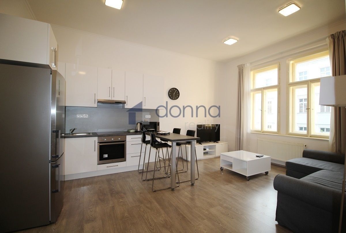 2+kk, Lucemburská, Praha, 54 m²