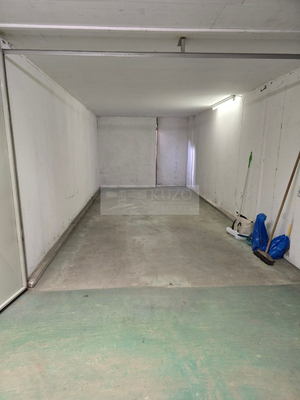 Pronájem garáž - Nušlova, Praha, 18 m²