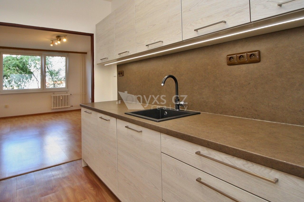 Pronájem byt 3+kk - Jažlovická, Praha, 66 m²