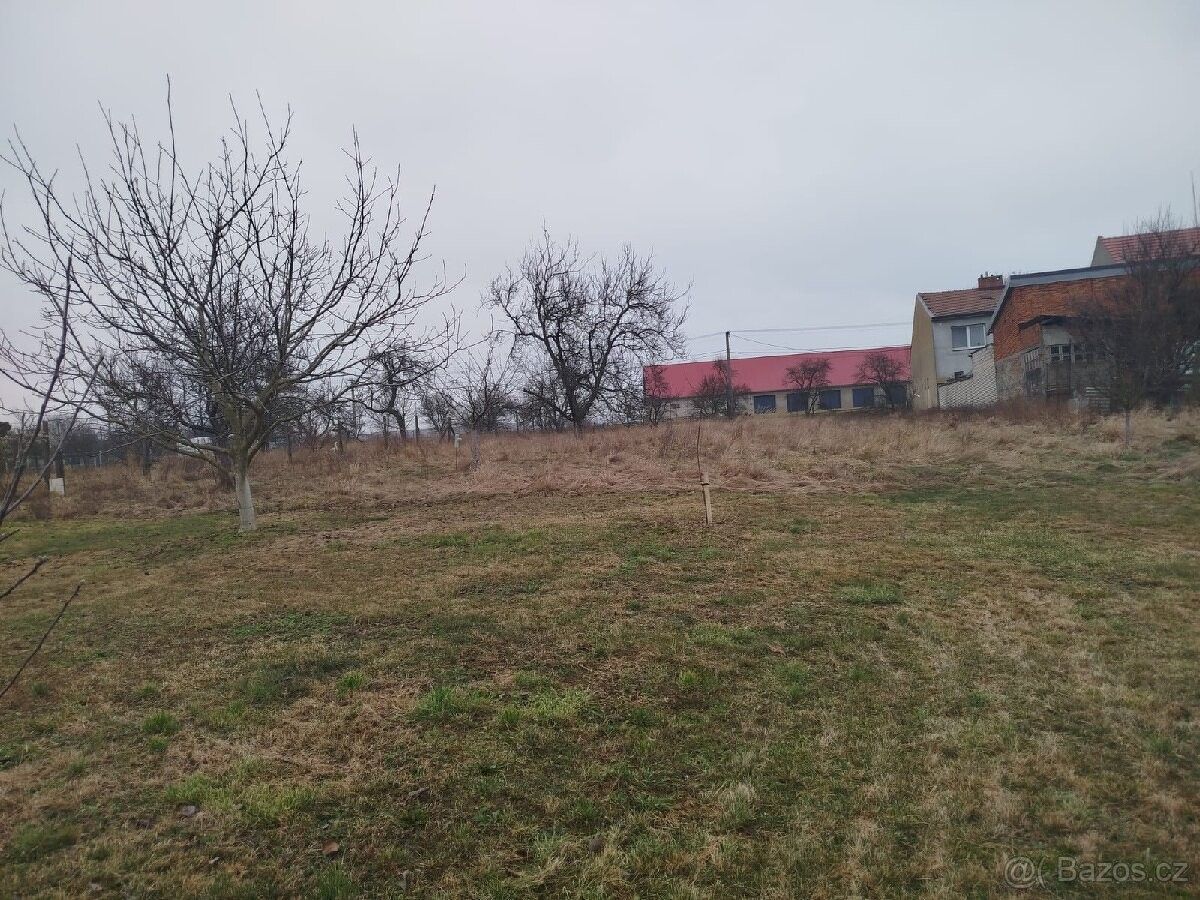 Prodej pozemek pro bydlení - Medlovice, 687 41