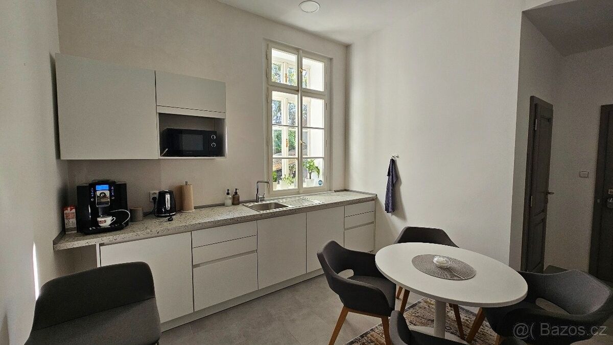 Pronájem kancelář - Neratovice, 277 11