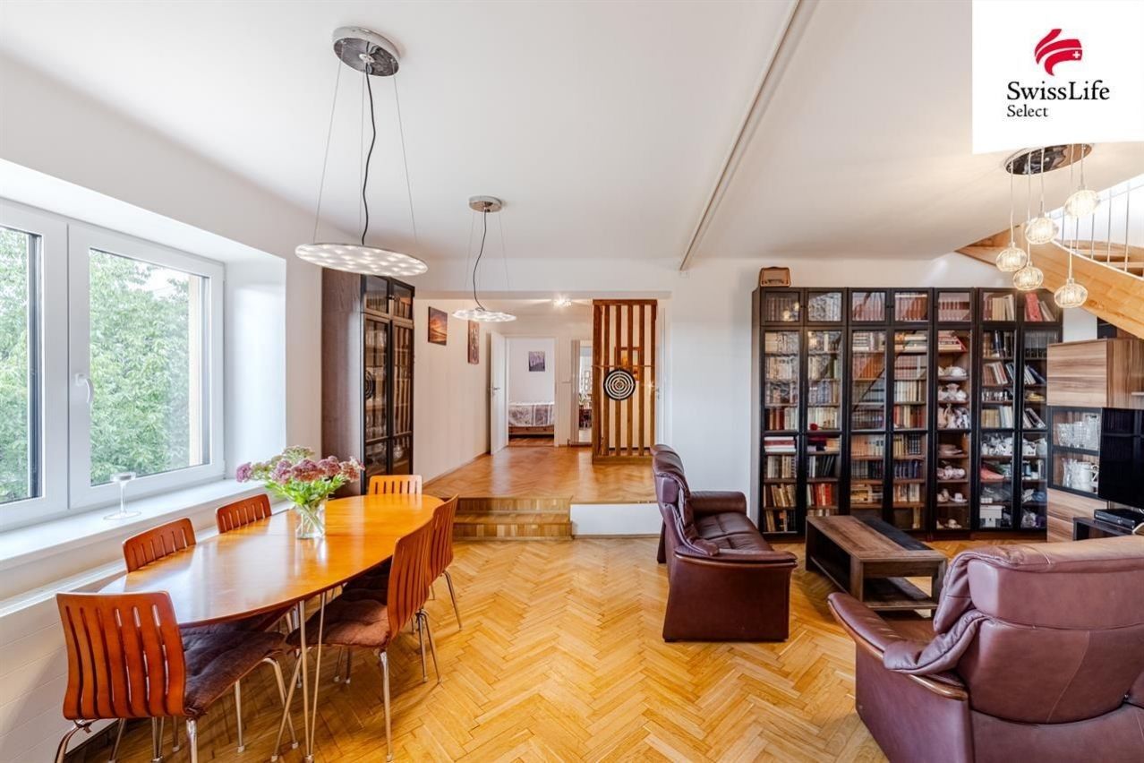 Prodej rodinný dům - Za dálnicí, Praha, 242 m²