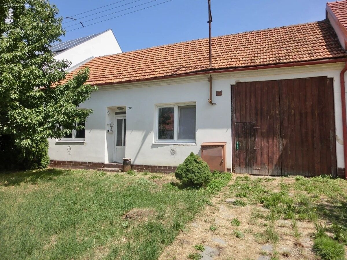Rodinné domy, Nivnice, 687 51 - 2