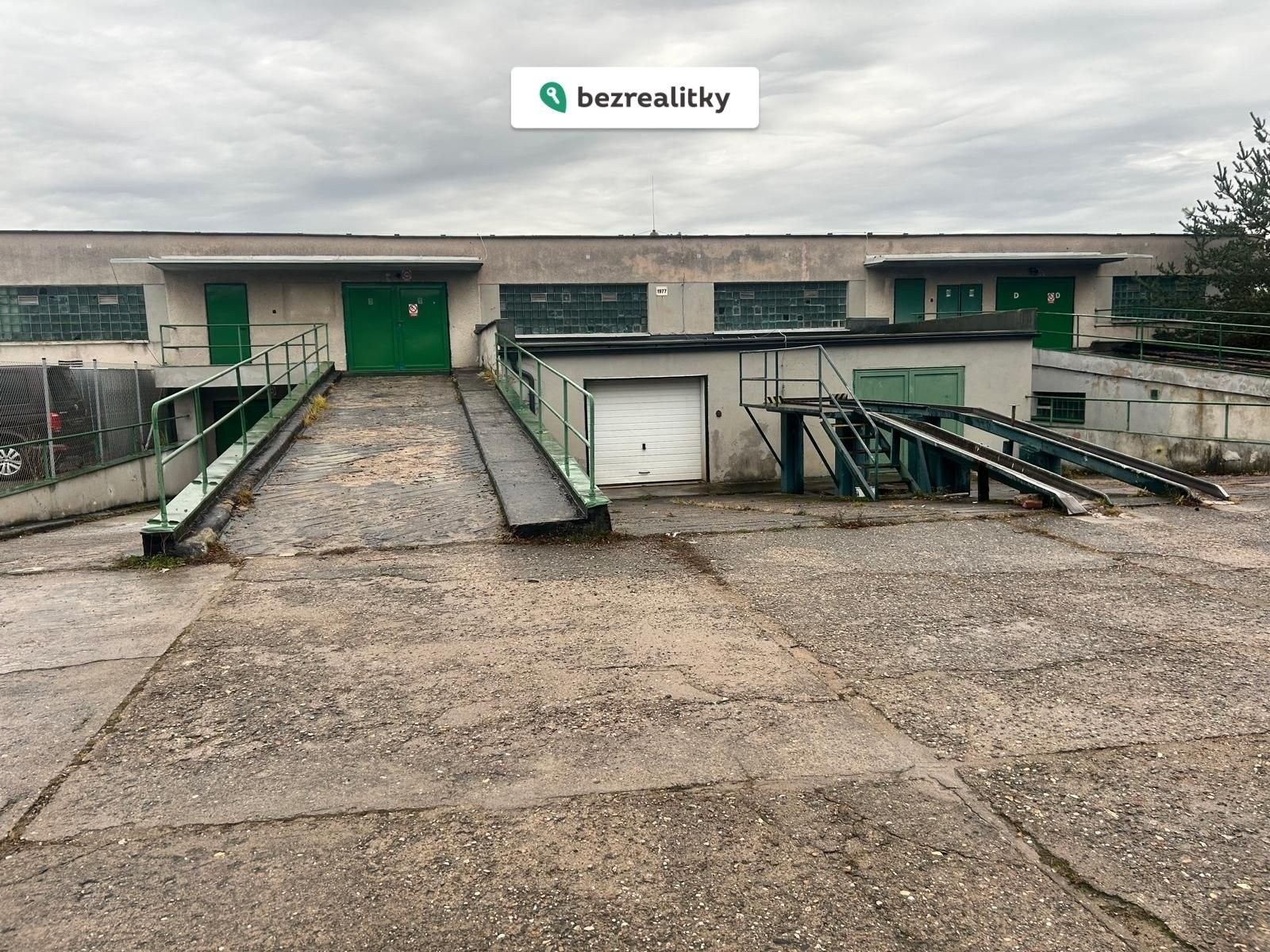 Garáže, kpt. Nálepky, Pardubice, 13 m²