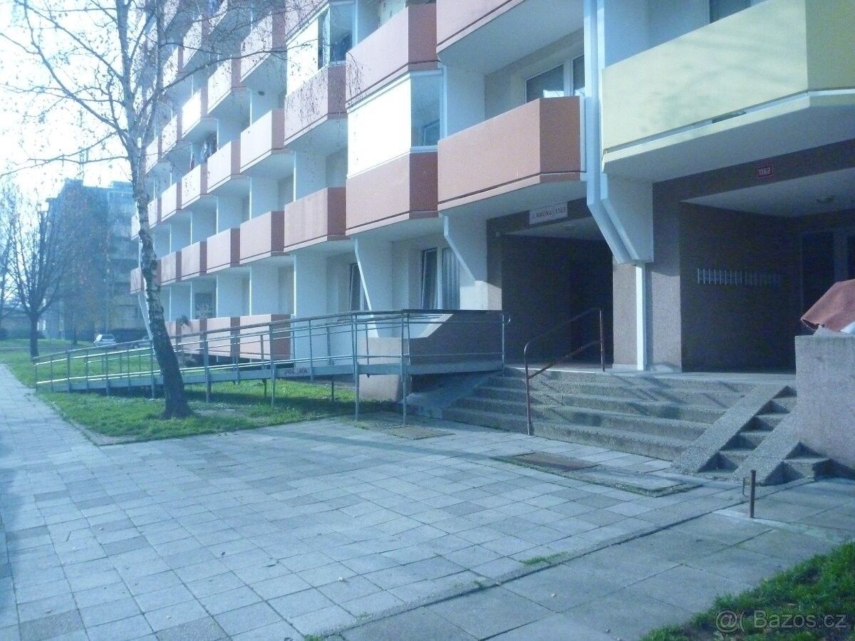 Pronájem byt - Otrokovice, 765 02