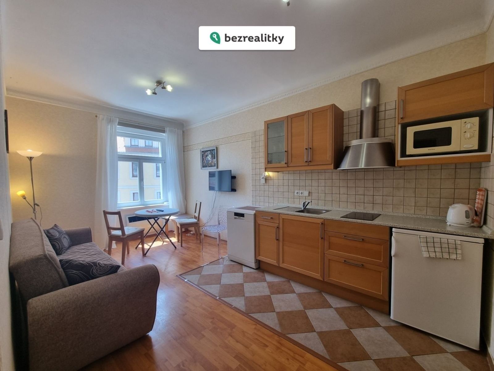 2+kk, Zámecký vrch, Karlovy Vary, 35 m²