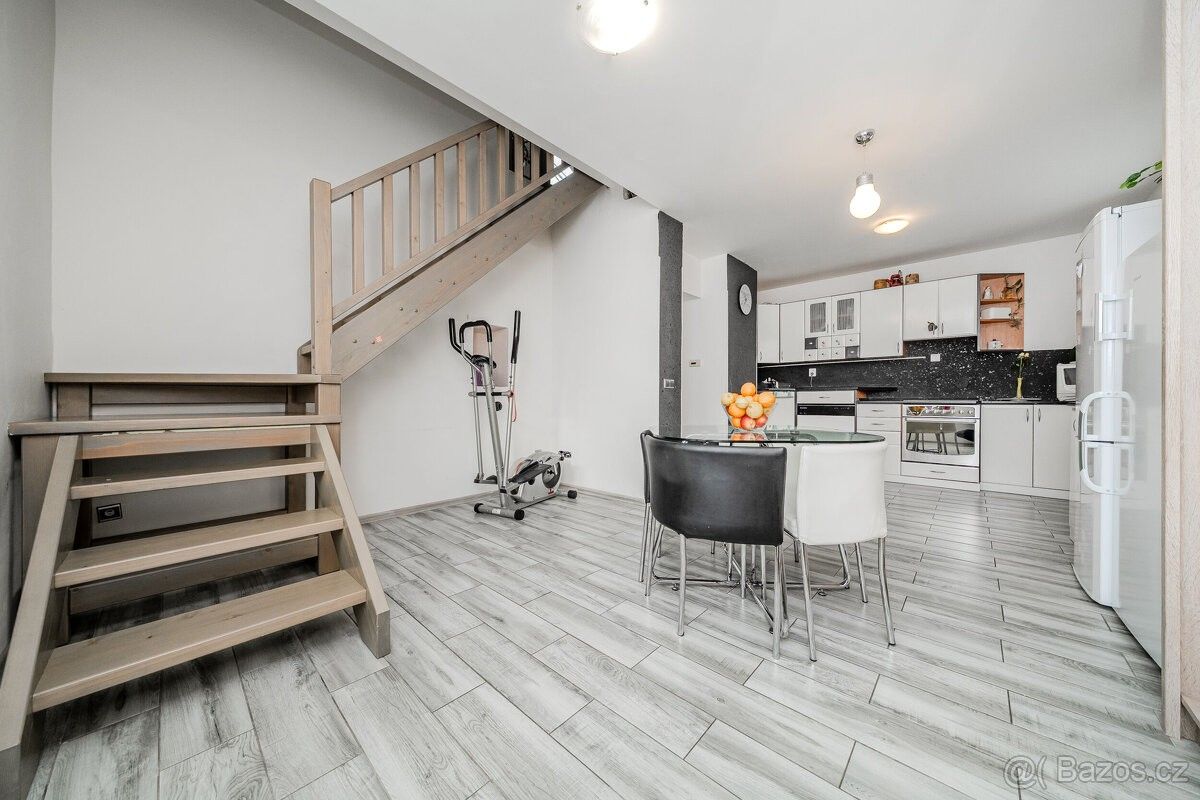 Prodej rodinný dům - Odry, 742 35