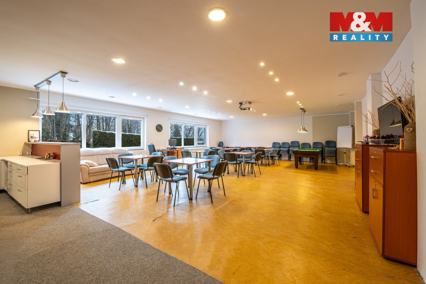 Prodej obchodní prostory - Hejnice, 220 m²