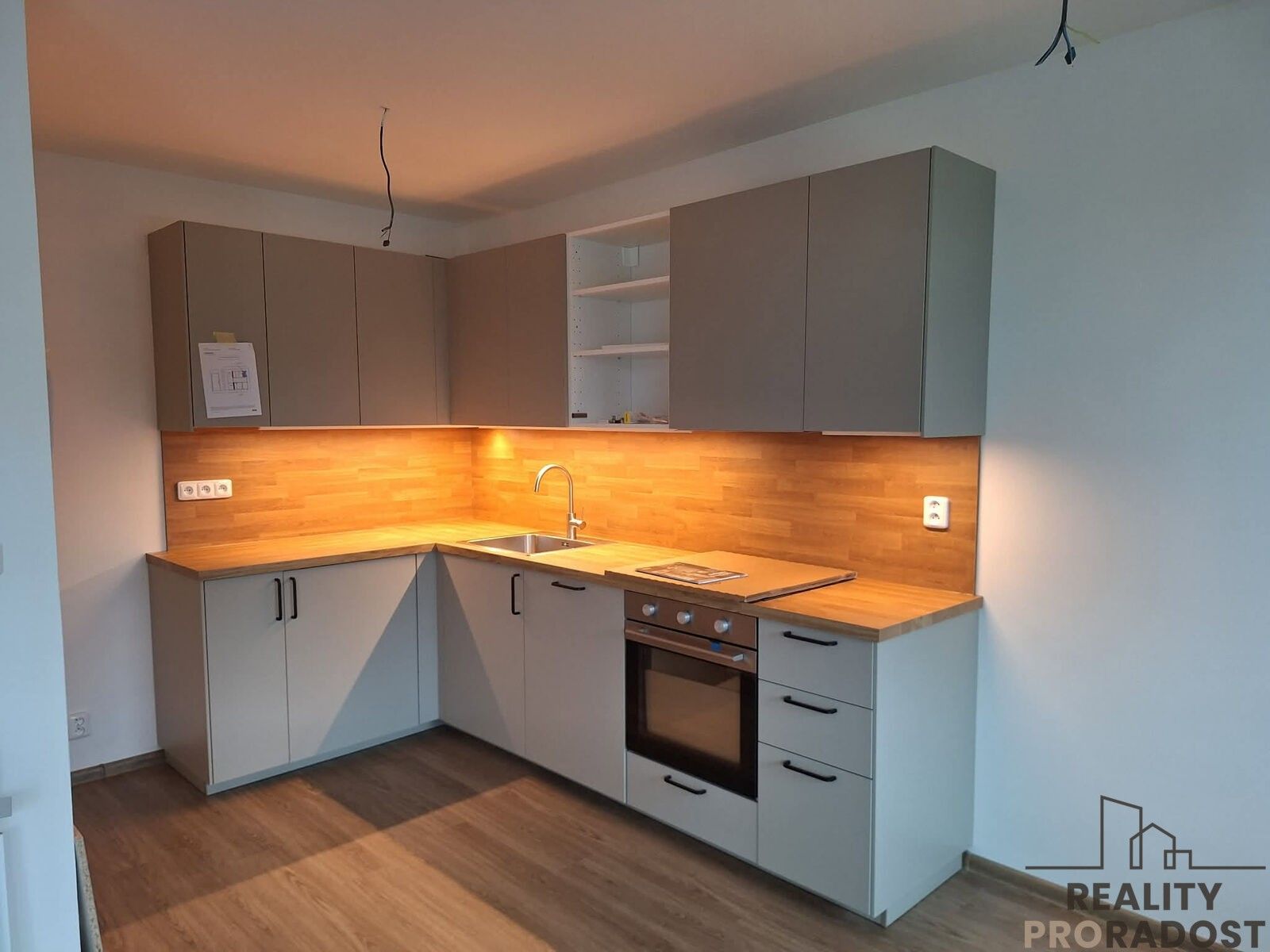 3+kk, Ke stadionu, Praha Čakovice, 70 m² - 1