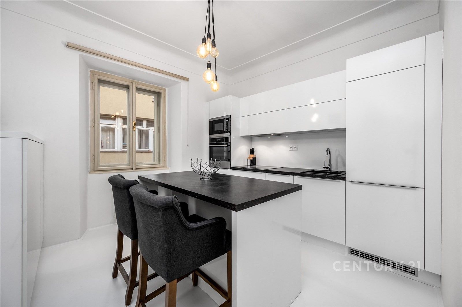 Pronájem byt 2+1 - Lodecká 1181, Praha, 69 m²