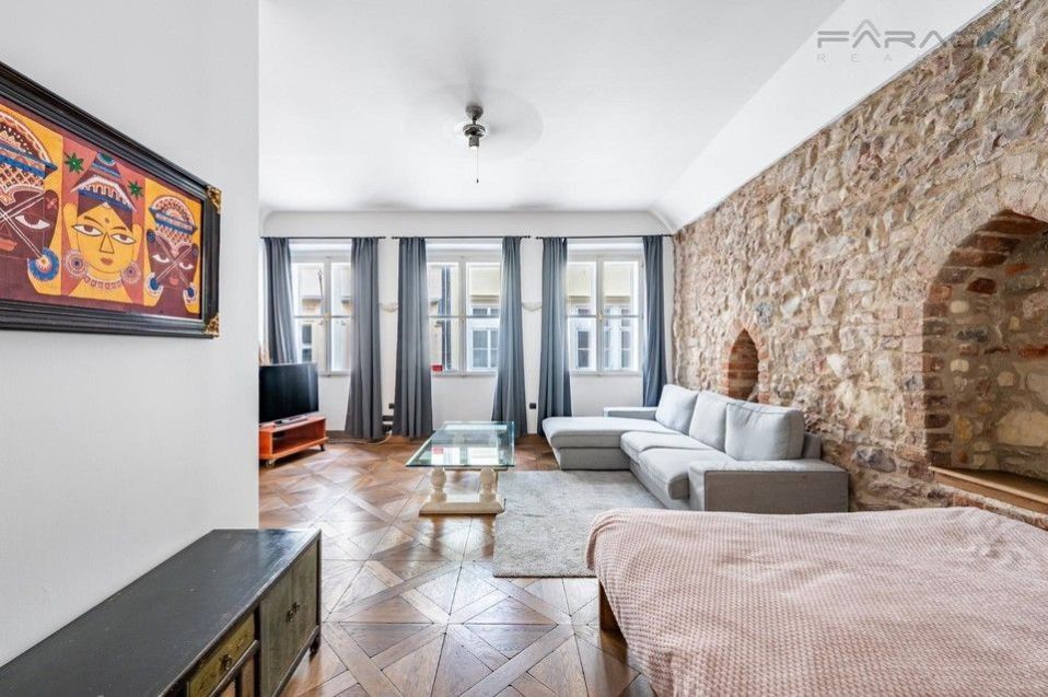 2+1, Karlova, Praha, 79 m² - 2