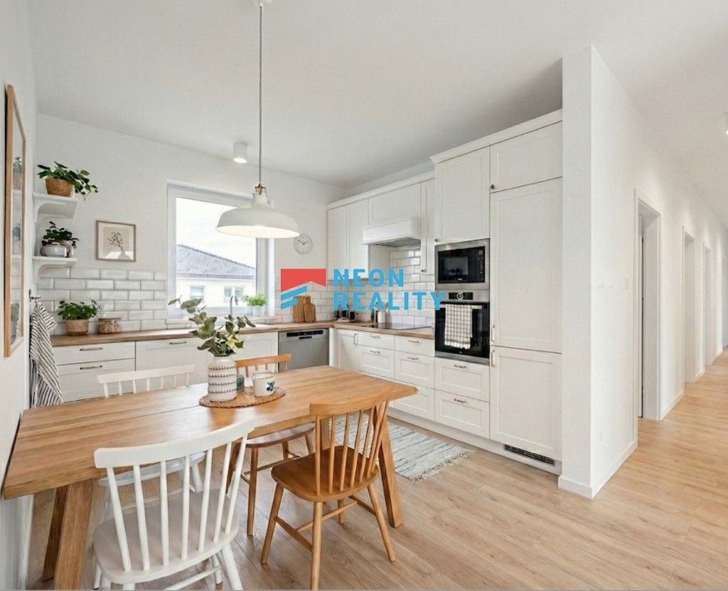 Pronájem rodinný dům - Baška, 101 m²