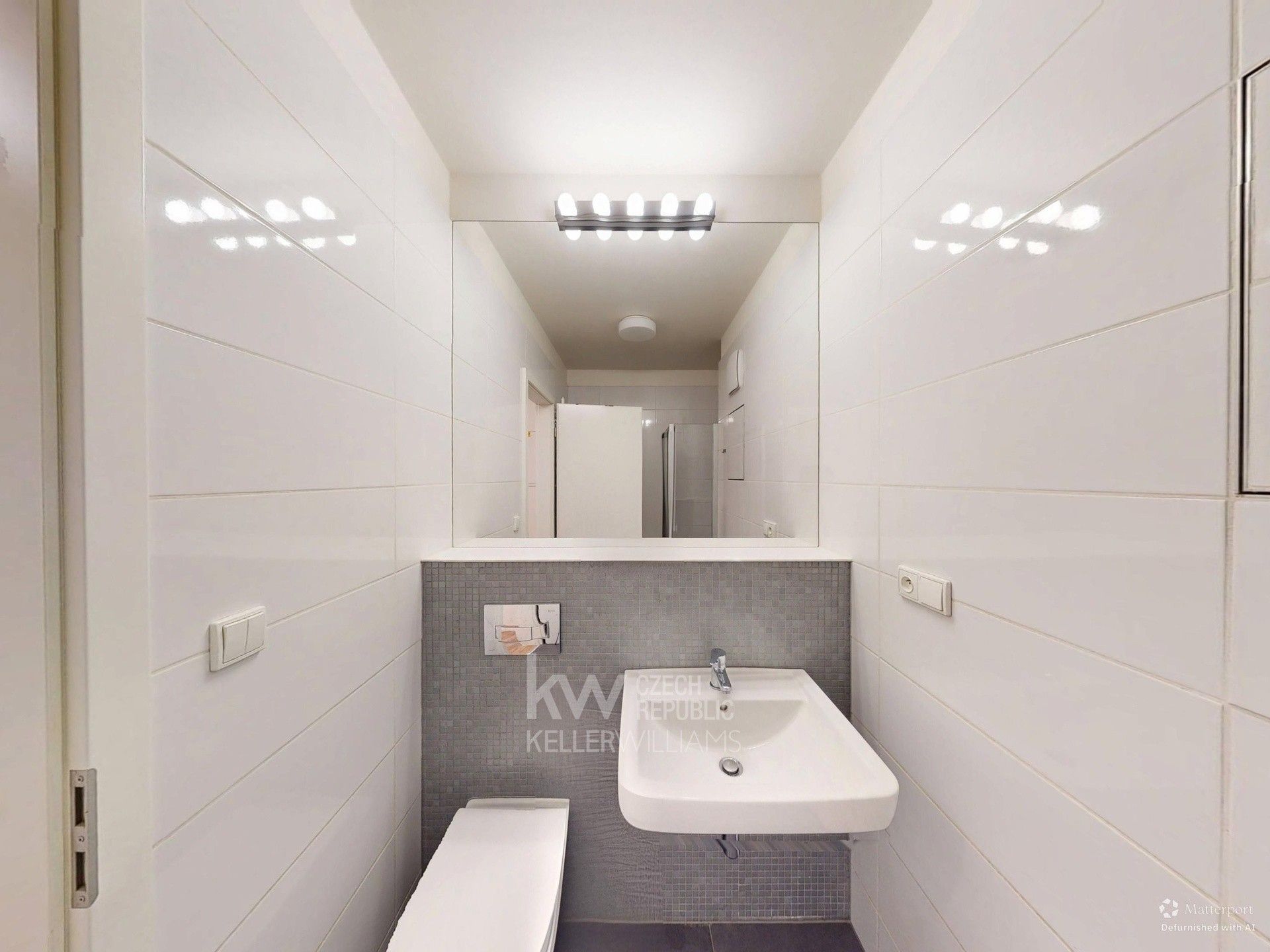 Pronájem byt 1+kk - Novovysočanská, Praha, 25 m²