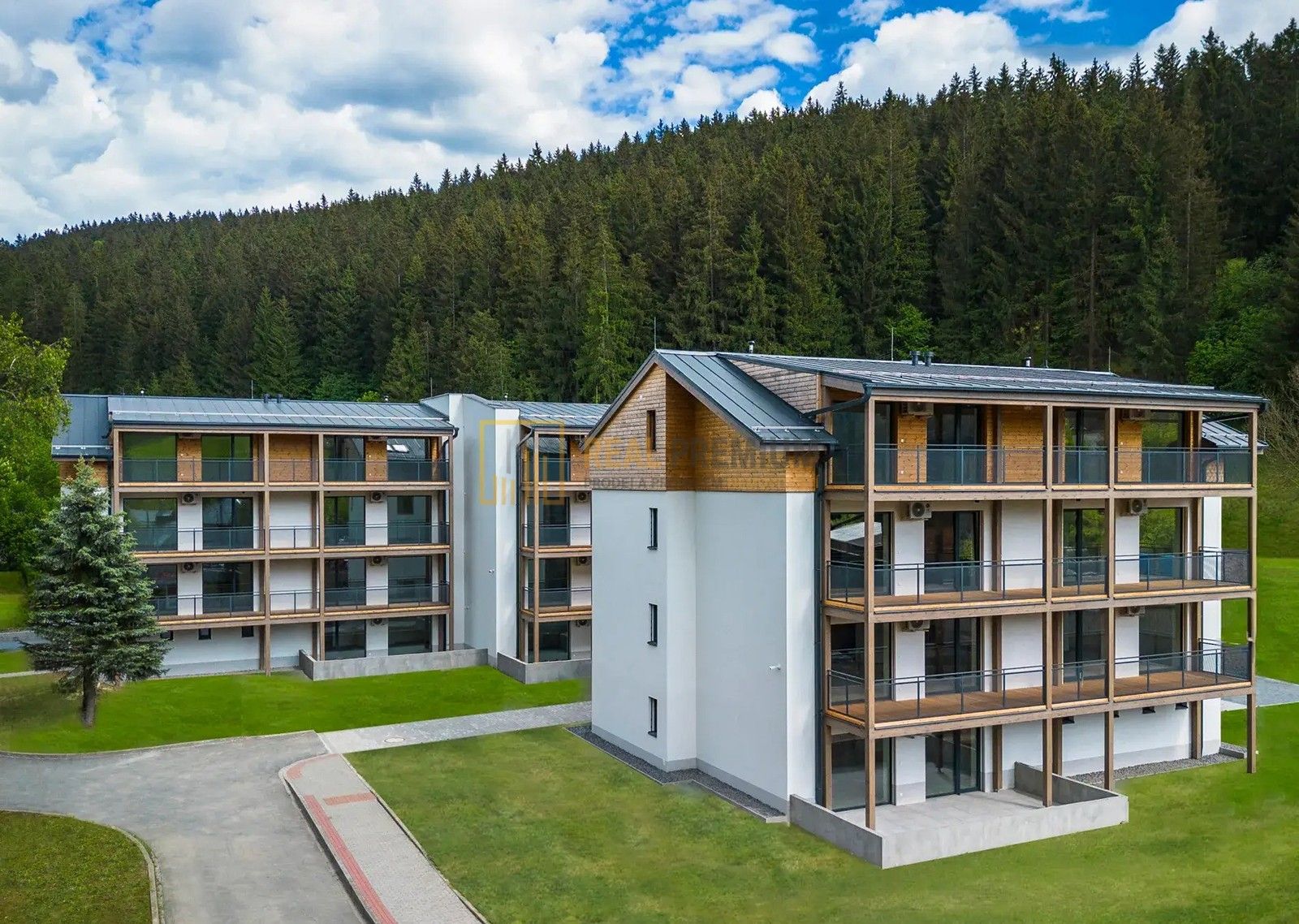 Ostatní, Velké Karlovice, 766 m²