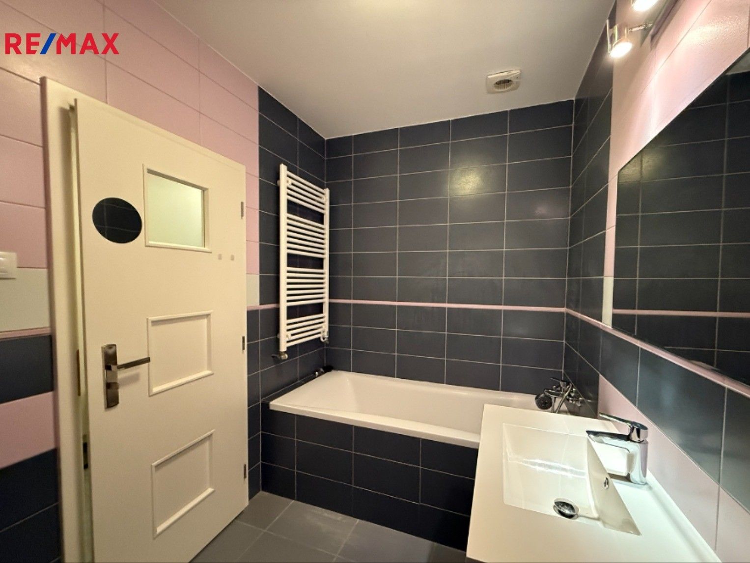 Pronájem byt 2+1 - Na louži, Praha, 60 m²