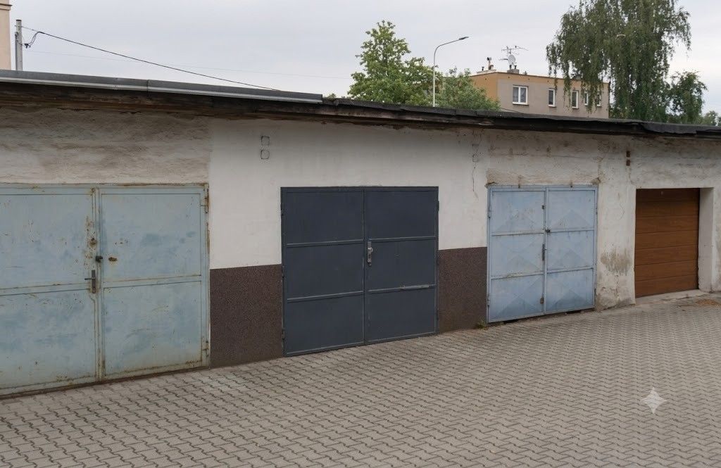 Garáže, Ostrava, 700 30 - 1