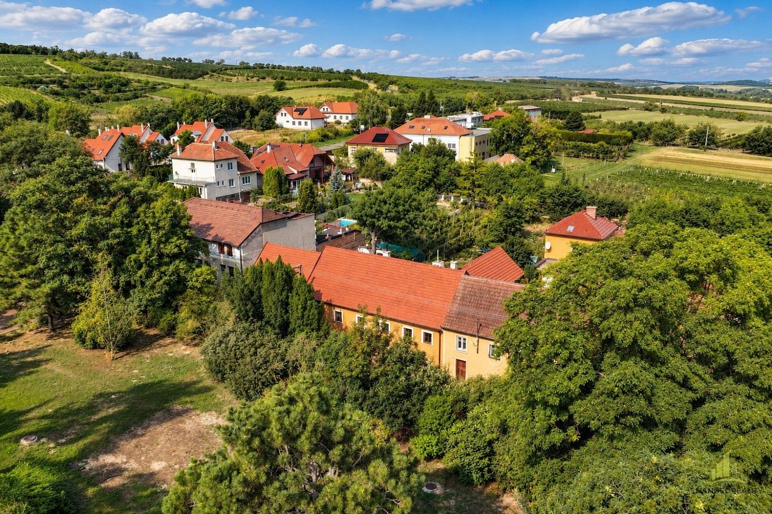 Rodinné domy, Střelecká, Valtice, okres Břeclav, 400 m² - 1