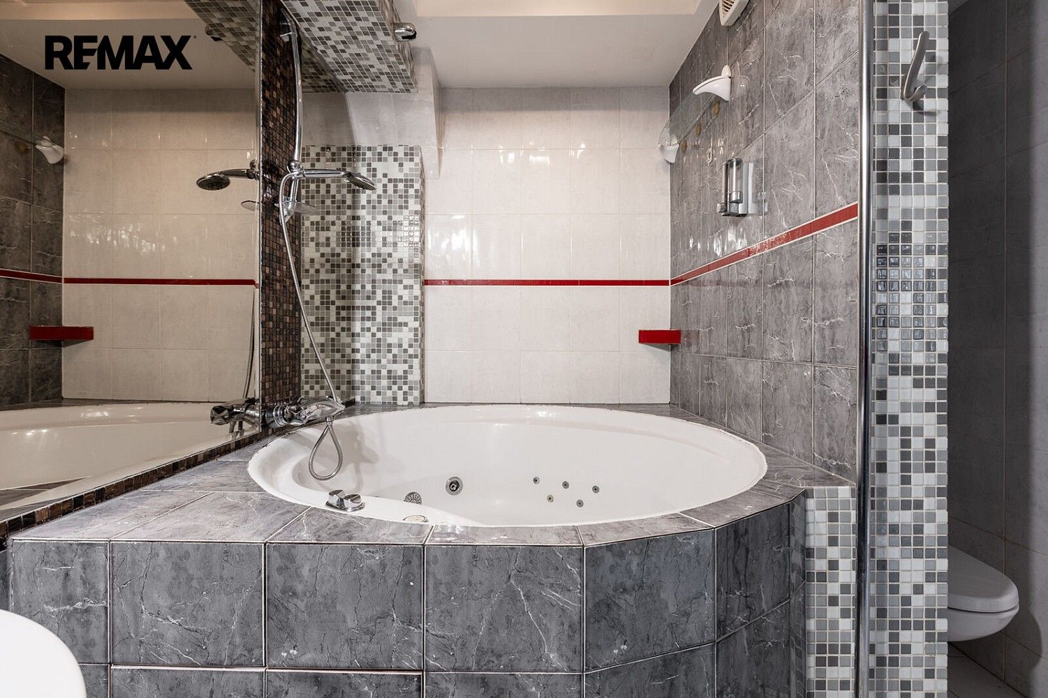 Byt 2+kk · 86 m² · Karlovy Vary, Karlovarský kraj - 4
