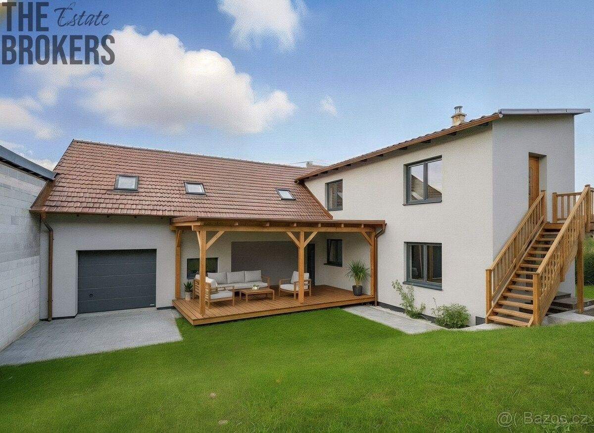 Prodej rodinný dům - Lovčice u Kyjova, 696 39