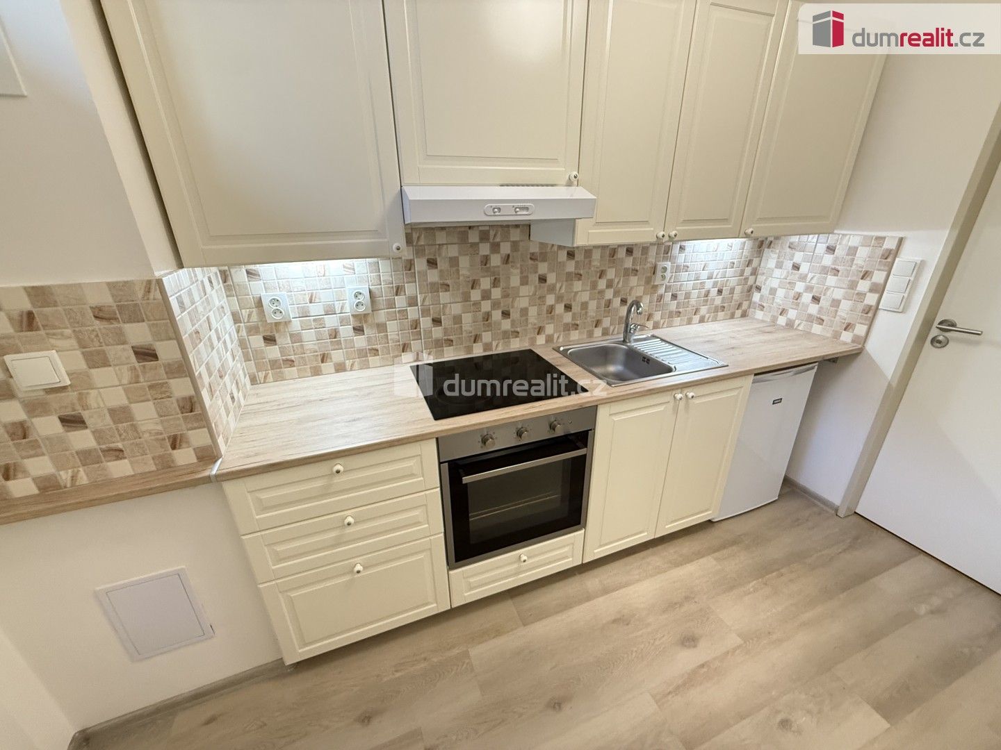 1+kk, Drtinova, Praha, 27 m²