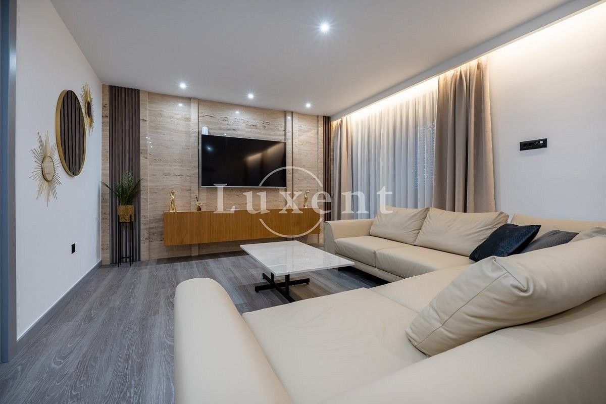Rodinný dům · 280 m² · Makarská, Chorvatsko - 4