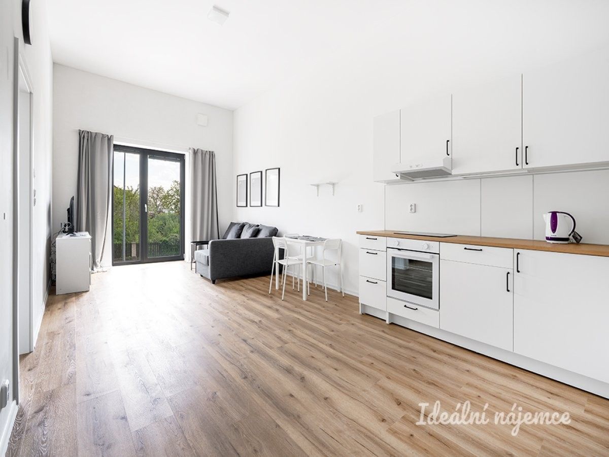 Pronájem byt 2+kk - Za černým mostem, Praha, 66 m² - 1