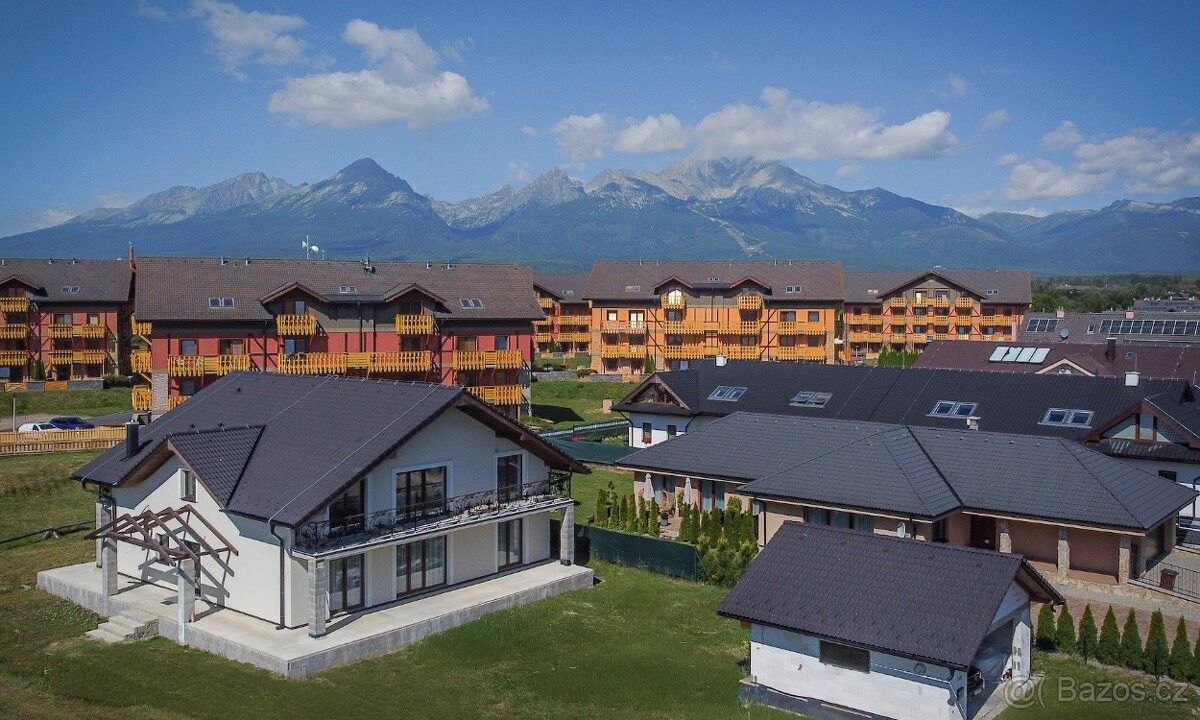 Rodinné domy, 987 65, Slovensko