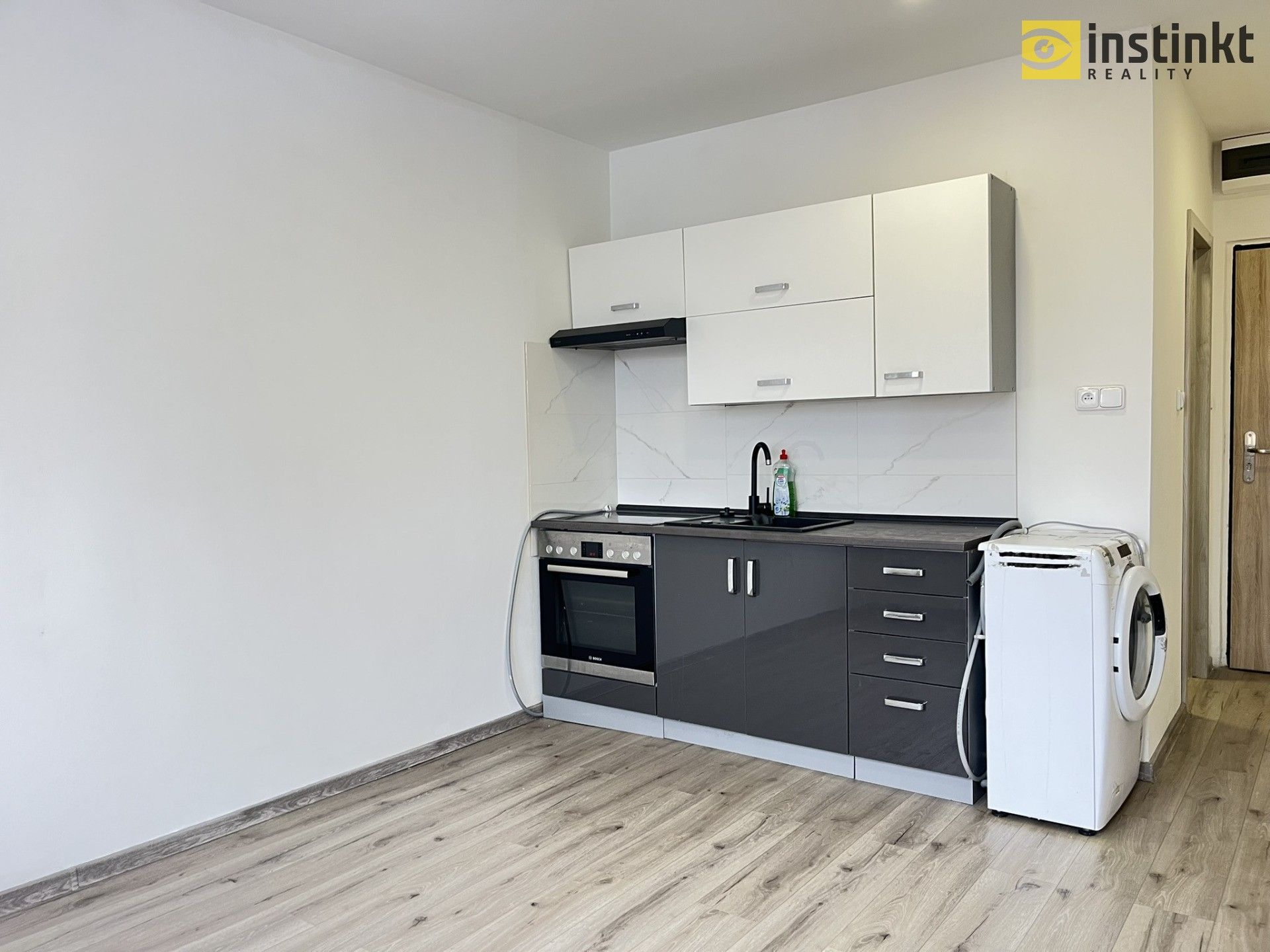 Pronájem byt 1+kk - U Koupaliště, Chodov, 28 m²