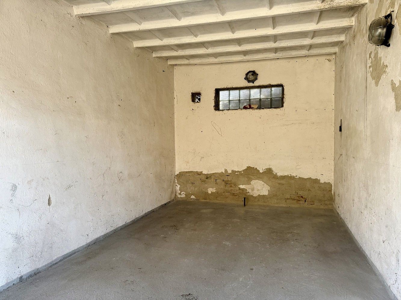 Prodej garáž - Brno, okres Brno-město, Jihomoravský kraj, 18 m² - 2