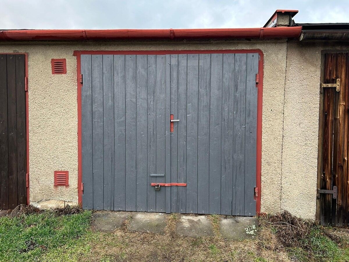 Garáže, Opava, 746 01