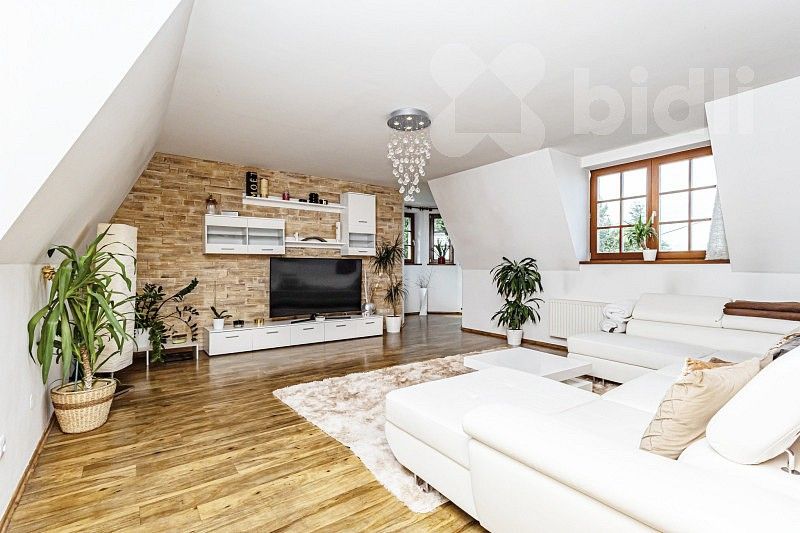 Rodinný dům · 267 m² · Dobrošovská, Praha 9 - Horní Počernice - 3