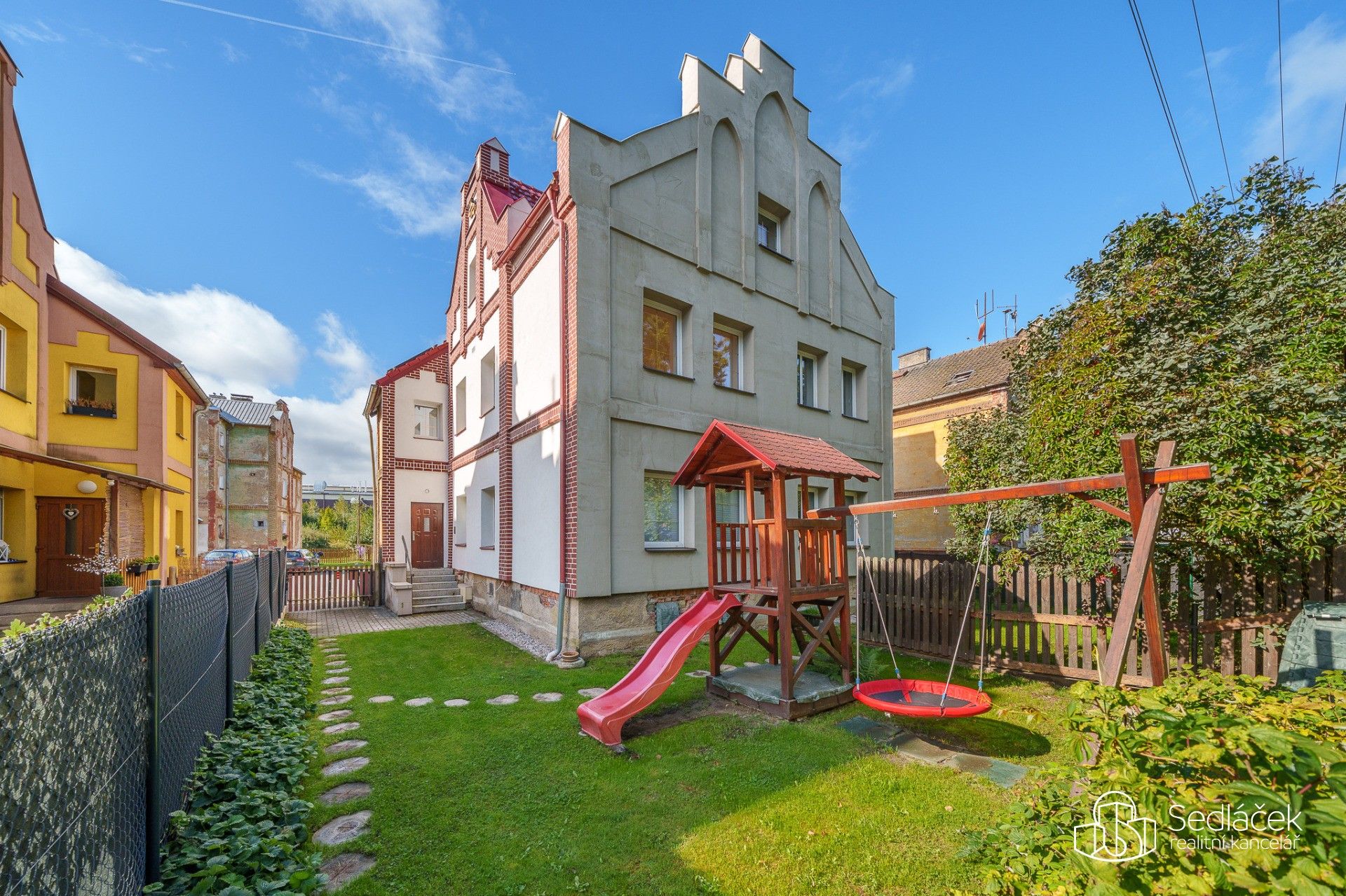 Dům, 260 m²
