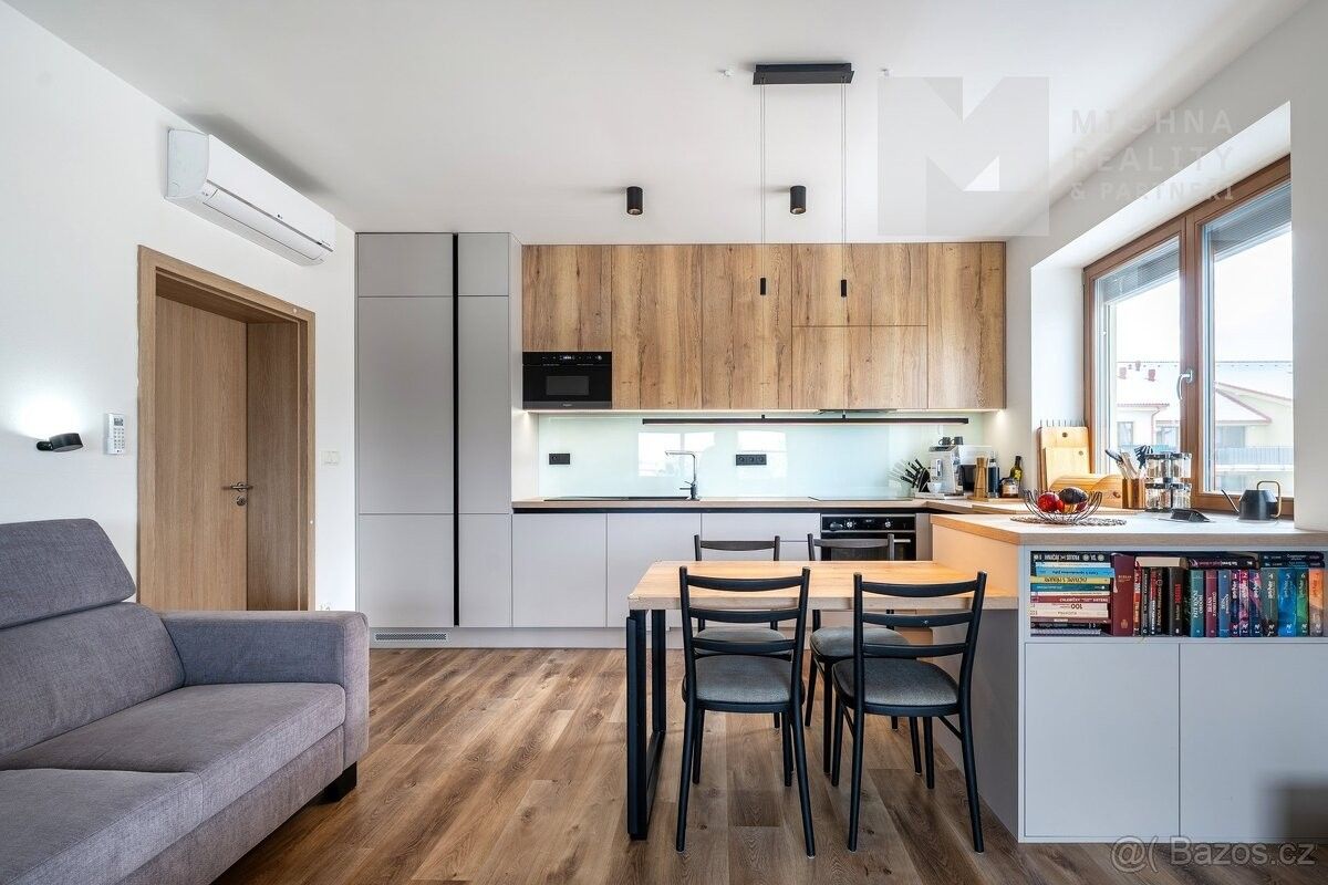 Byty, Holubice, 683 51