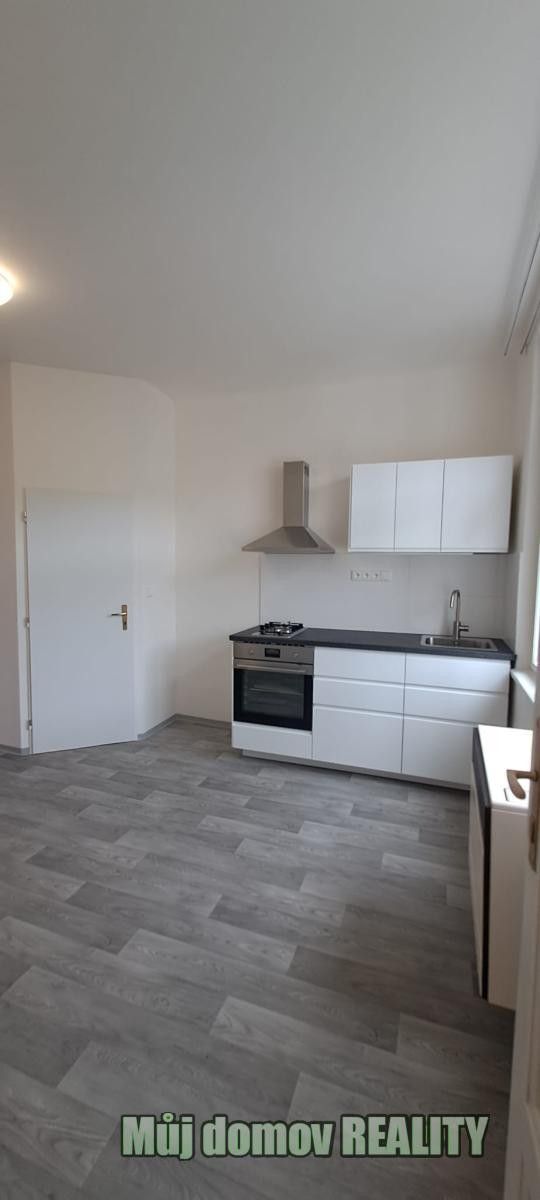 Pronájem byt 1+kk - Jaurisova, Praha, 32 m² - 5