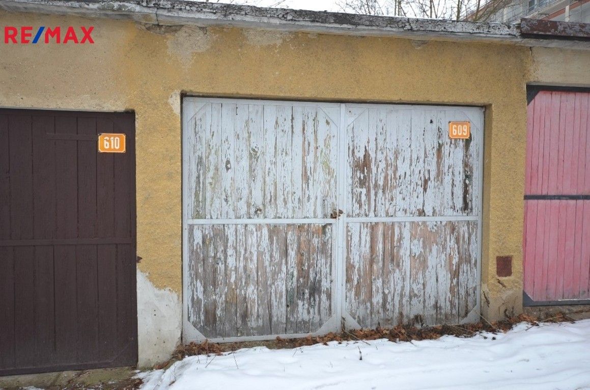 Garáže, Tomanova, Slaný, 18 m²