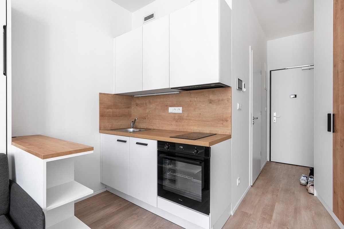 1+kk, Plzeňská, Praha, 21 m² - 1