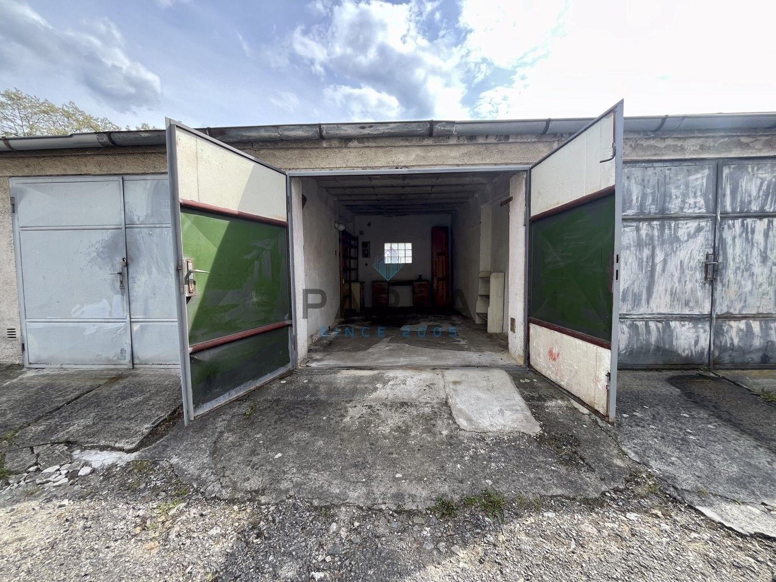 Garáže, Lobezská, Plzeň, 18 m²