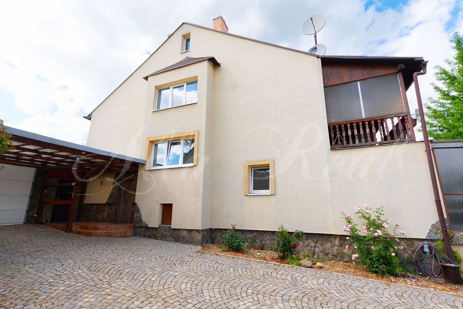 Prodej rodinný dům - Brněnská, Modřice, okres Brno-venkov, 371 m² - 2