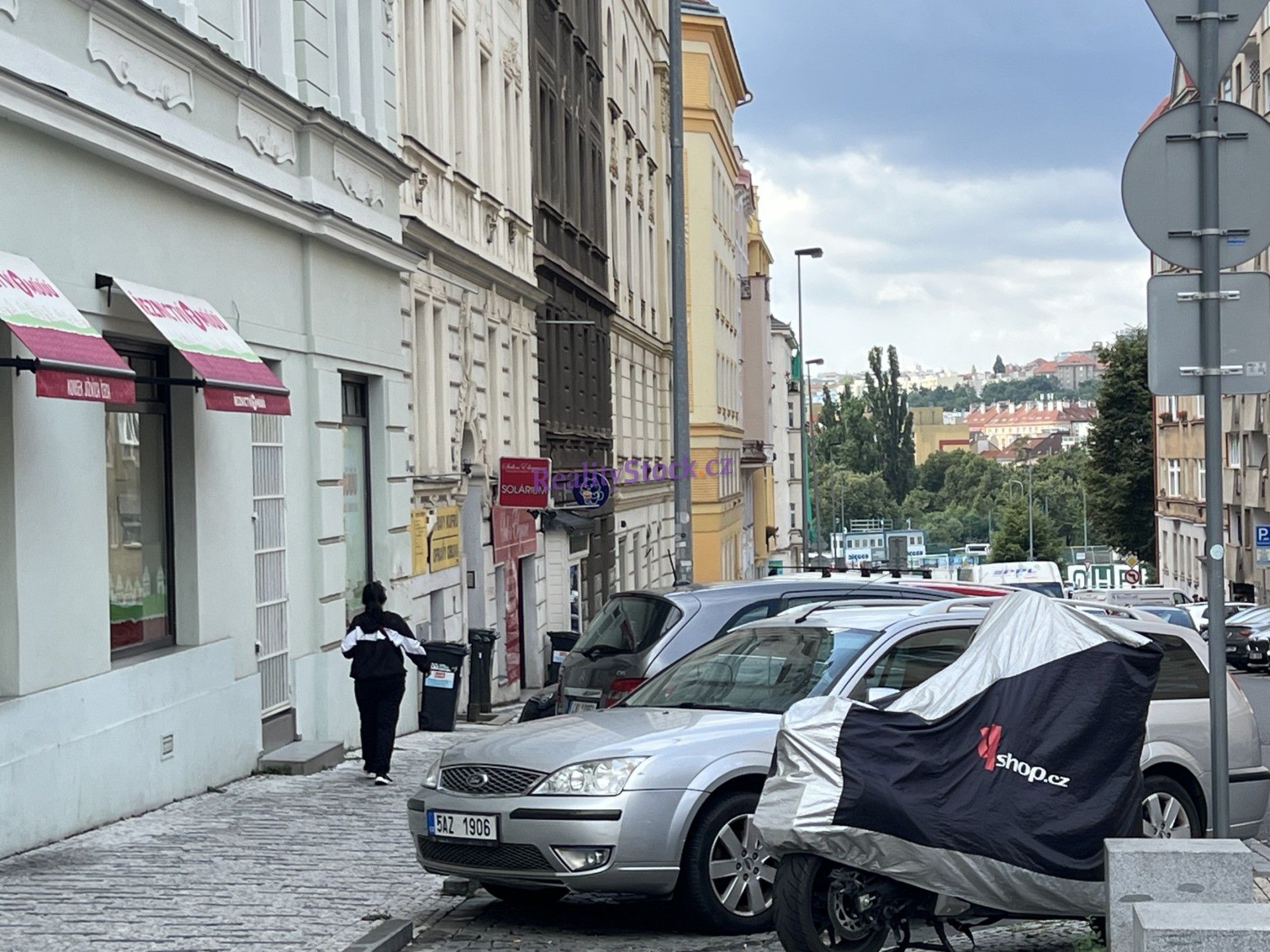 Restaurace · 40 m² · Žitomírská, Praha - 4