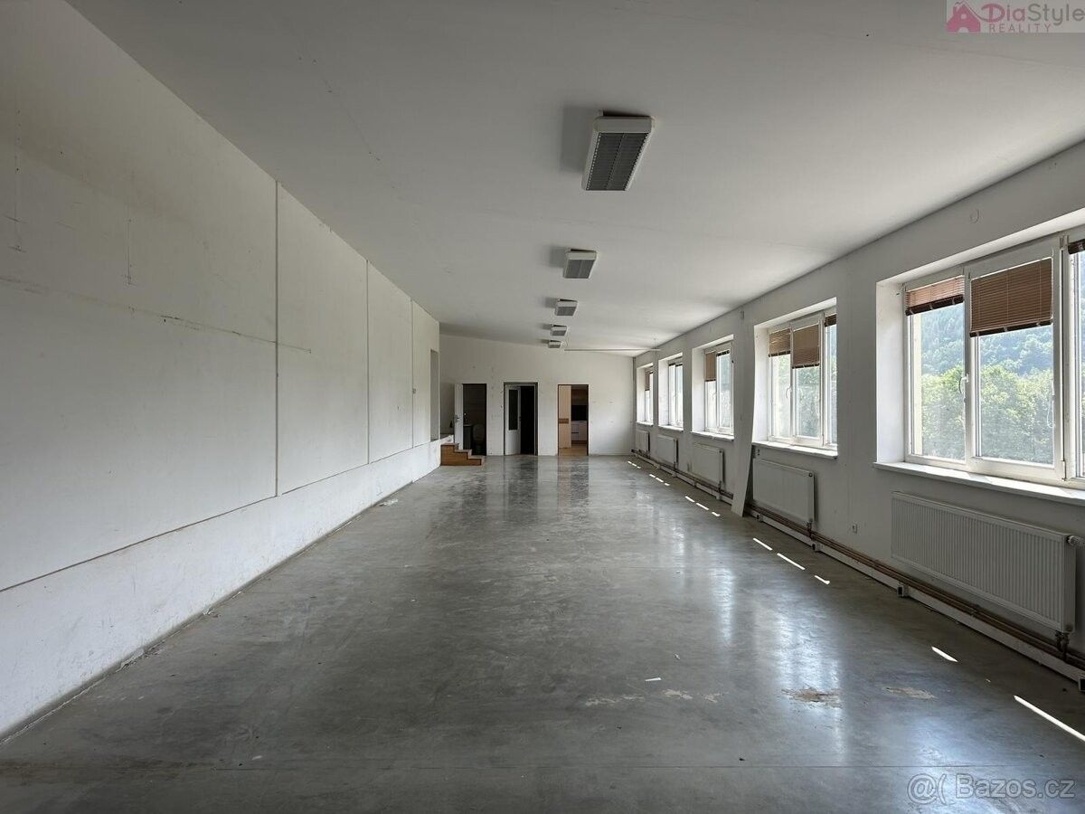 Sklady, Vsetín, 755 01