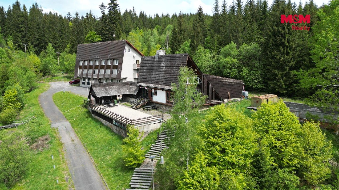 Ubytovací zařízení · 900 m² · Bílá - 3