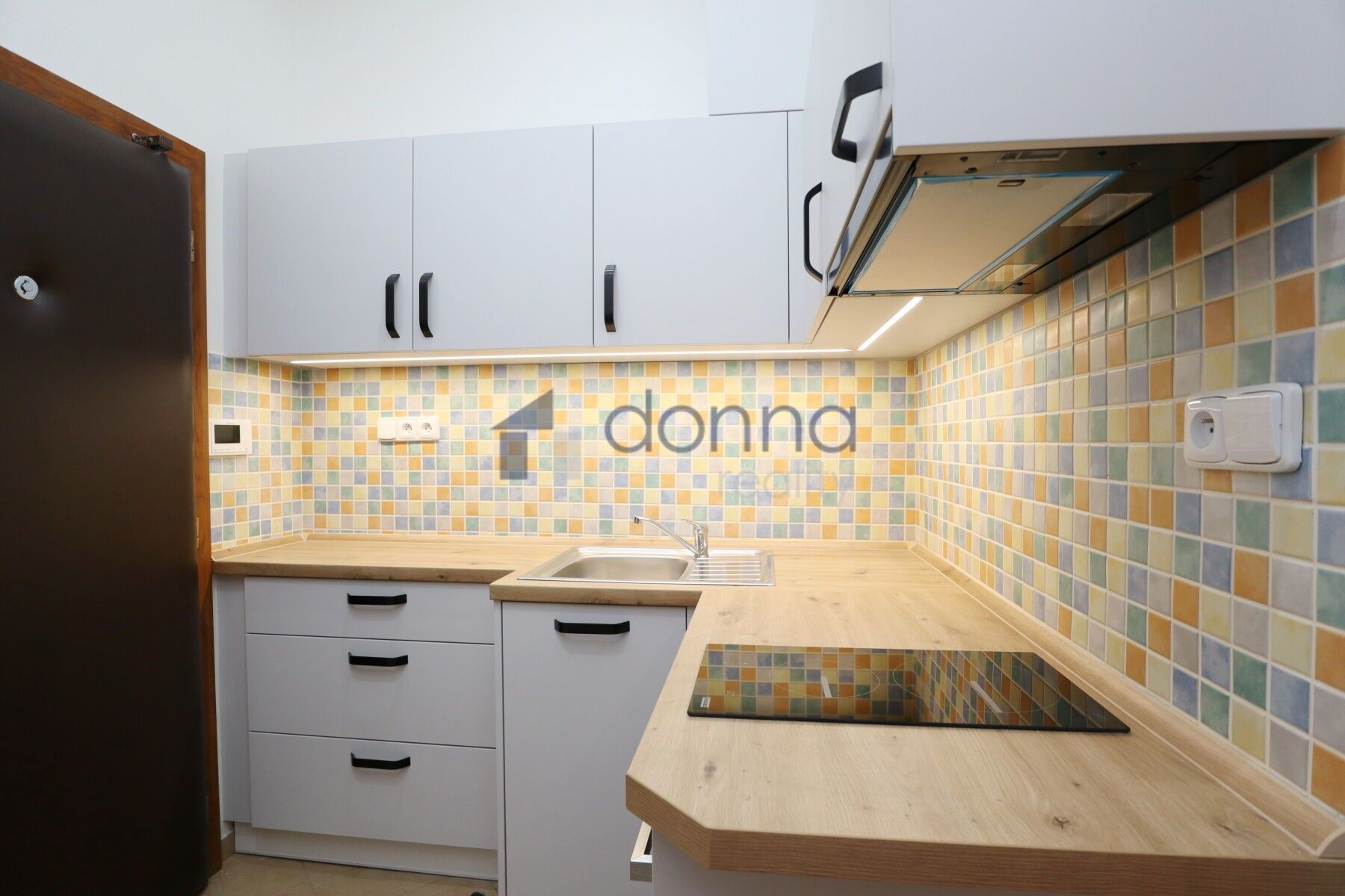 Pronájem byt 1+kk - Jagellonská, Praha Žižkov, 27 m² - 5