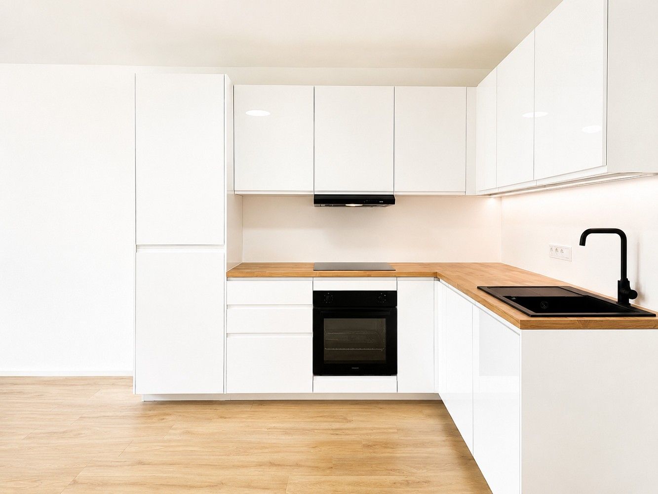 4+kk, Praha - Černý Most, okres Praha 14, Hlavní město Praha, 80 m² - 1