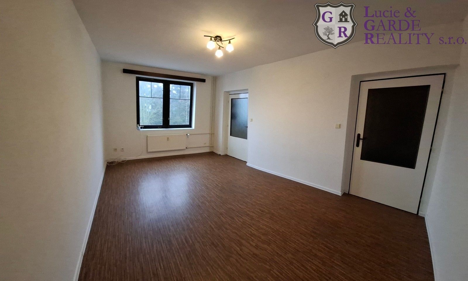 Pronájem byt 1+1 - Vysoký Chlumec, 33 m²