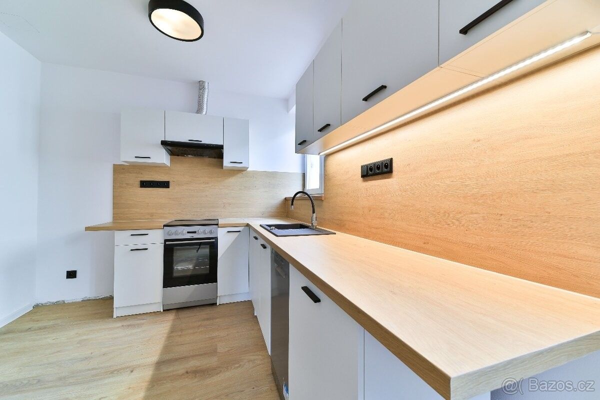 Pronájem byt - Sokolov, 356 01